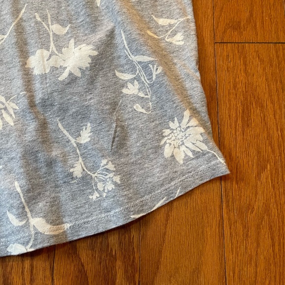 Old Navy Floral Tee Shirt - Picture 5 of 6
